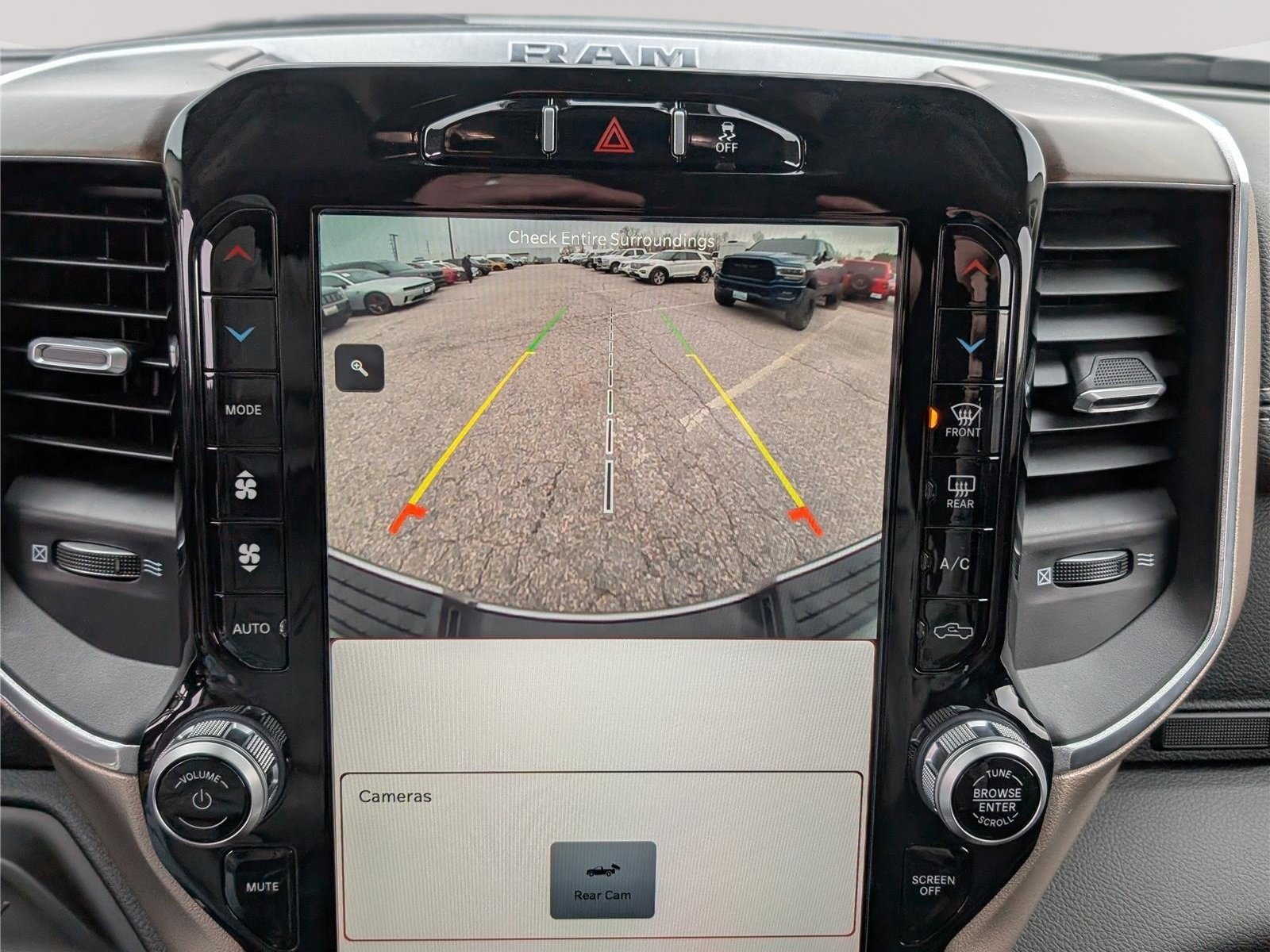 Used 2024 RAM 2500 Laramie w/ Chrome Bumper Package AWD/4WD image 29