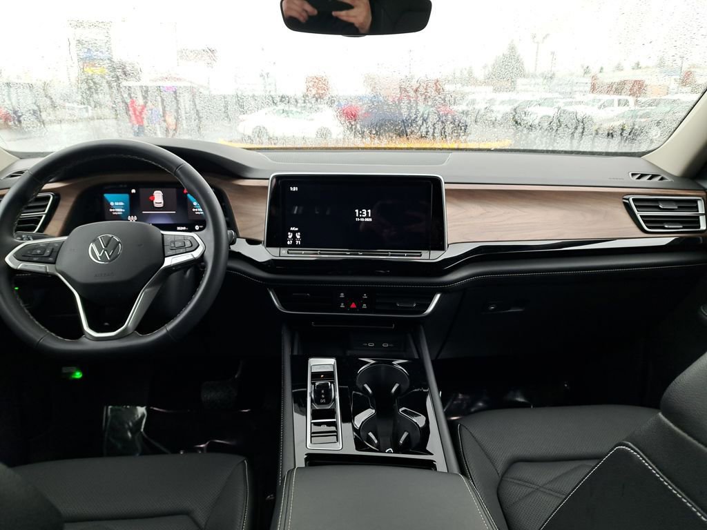 Used 2024 Volkswagen Atlas SE image 22