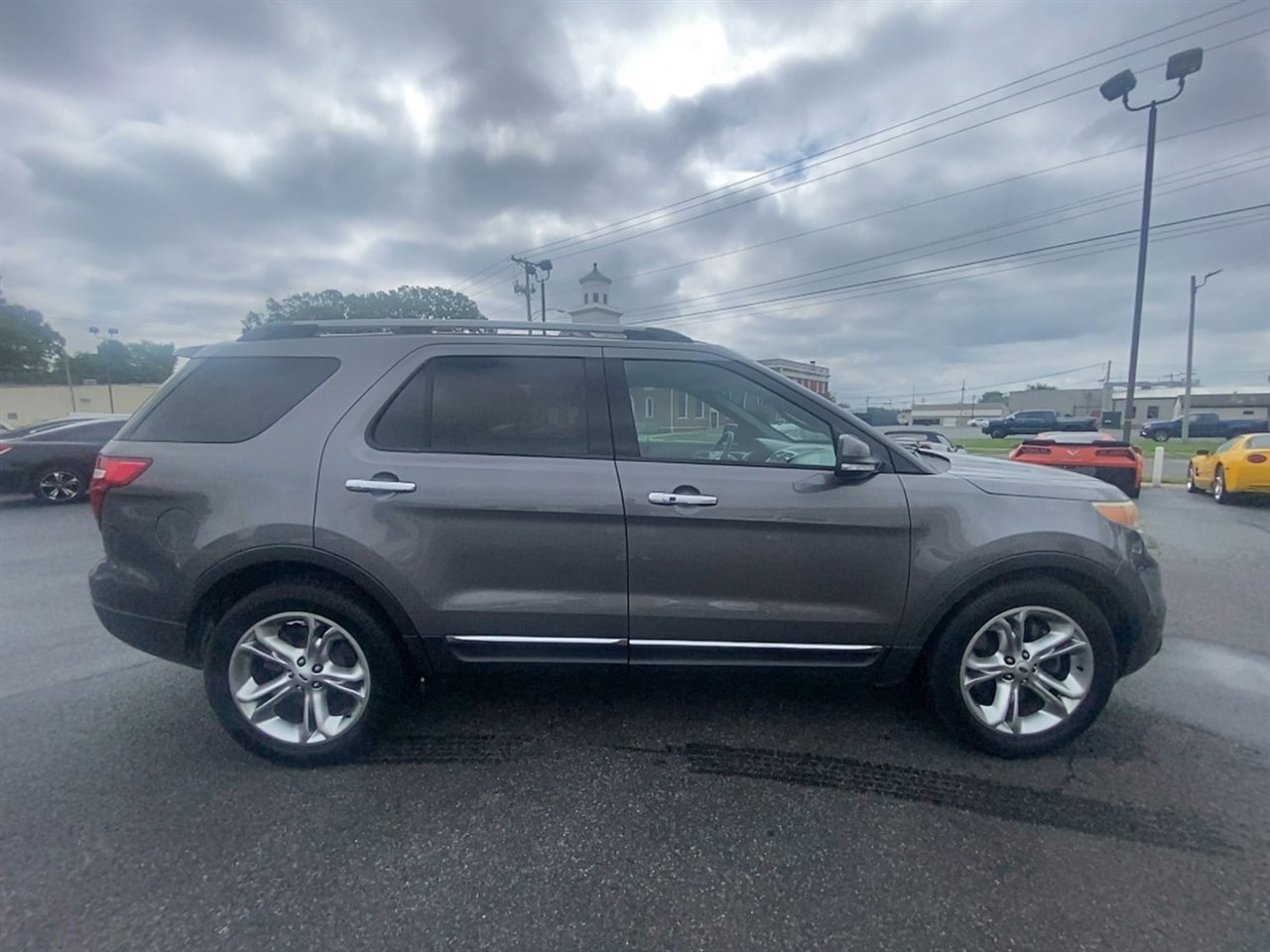 Used 2014 Ford Explorer Limited image 4