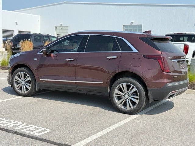 Used 2022 Cadillac XT5 Premium Luxury w/ Technology Package AWD/4WD image 3