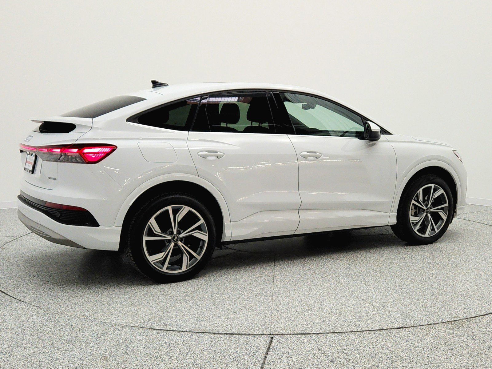 Used 2022 Audi Q4 e-tron Premium w/ Convenience Package AWD/4WD image 5