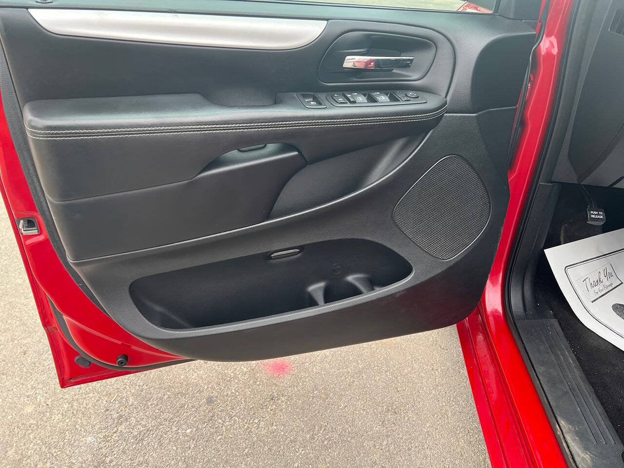 Used 2014 Dodge Grand Caravan SXT w/ Blacktop Package FWD image 27
