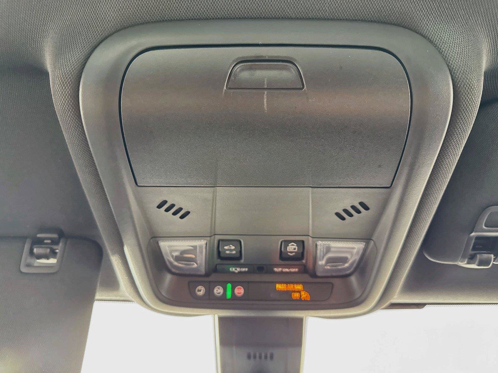 Used 2022 Chevrolet Equinox RS w/ RS Leather Package FWD image 23