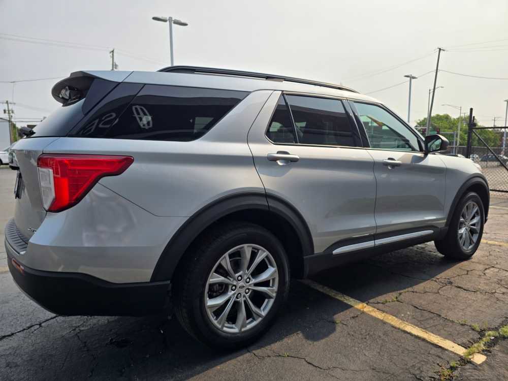 Used 2022 Ford Explorer XLT w/ Equipment Group 202A image 10