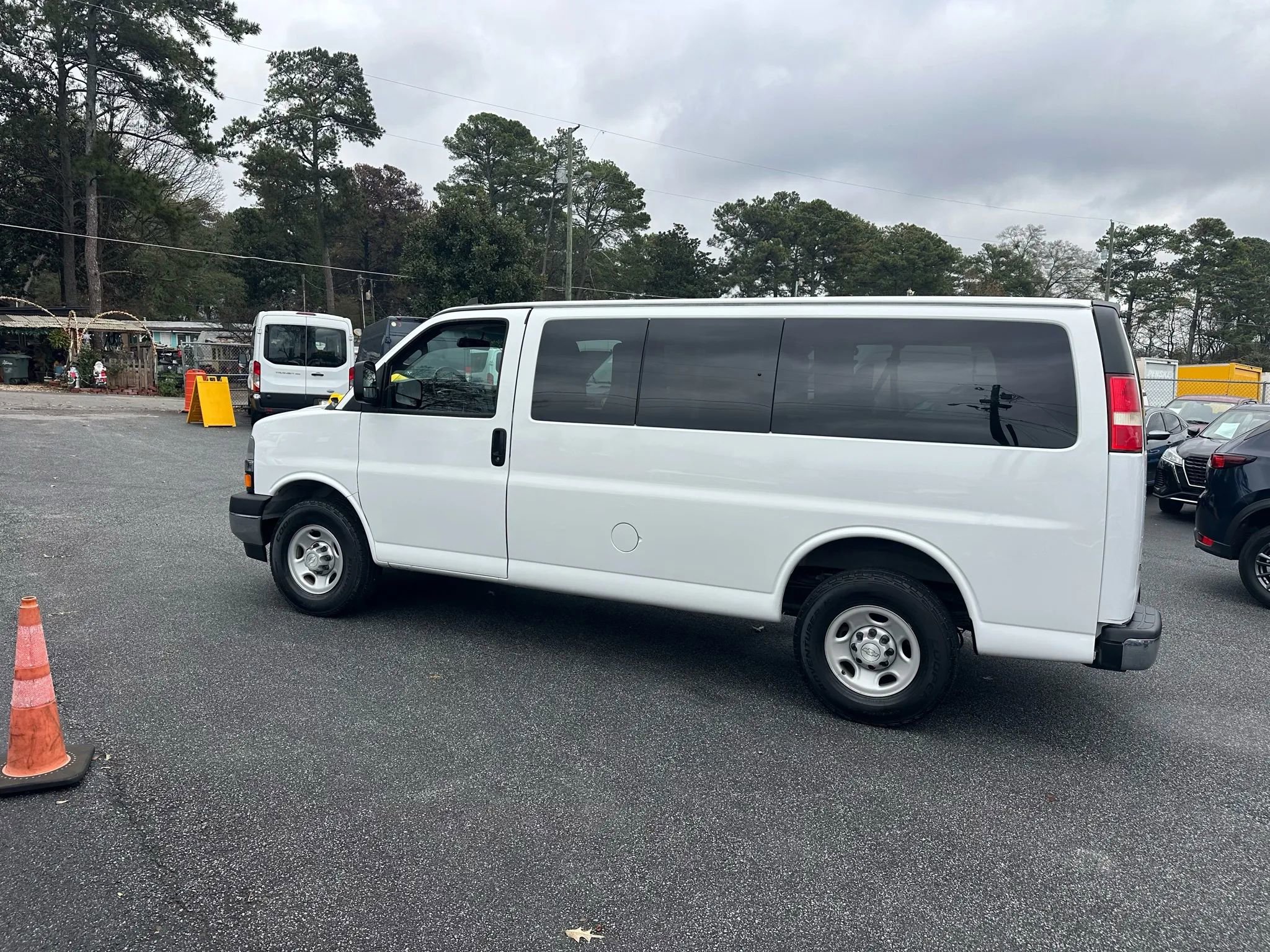 Used 2017 Chevrolet Express 2500 LS image 7
