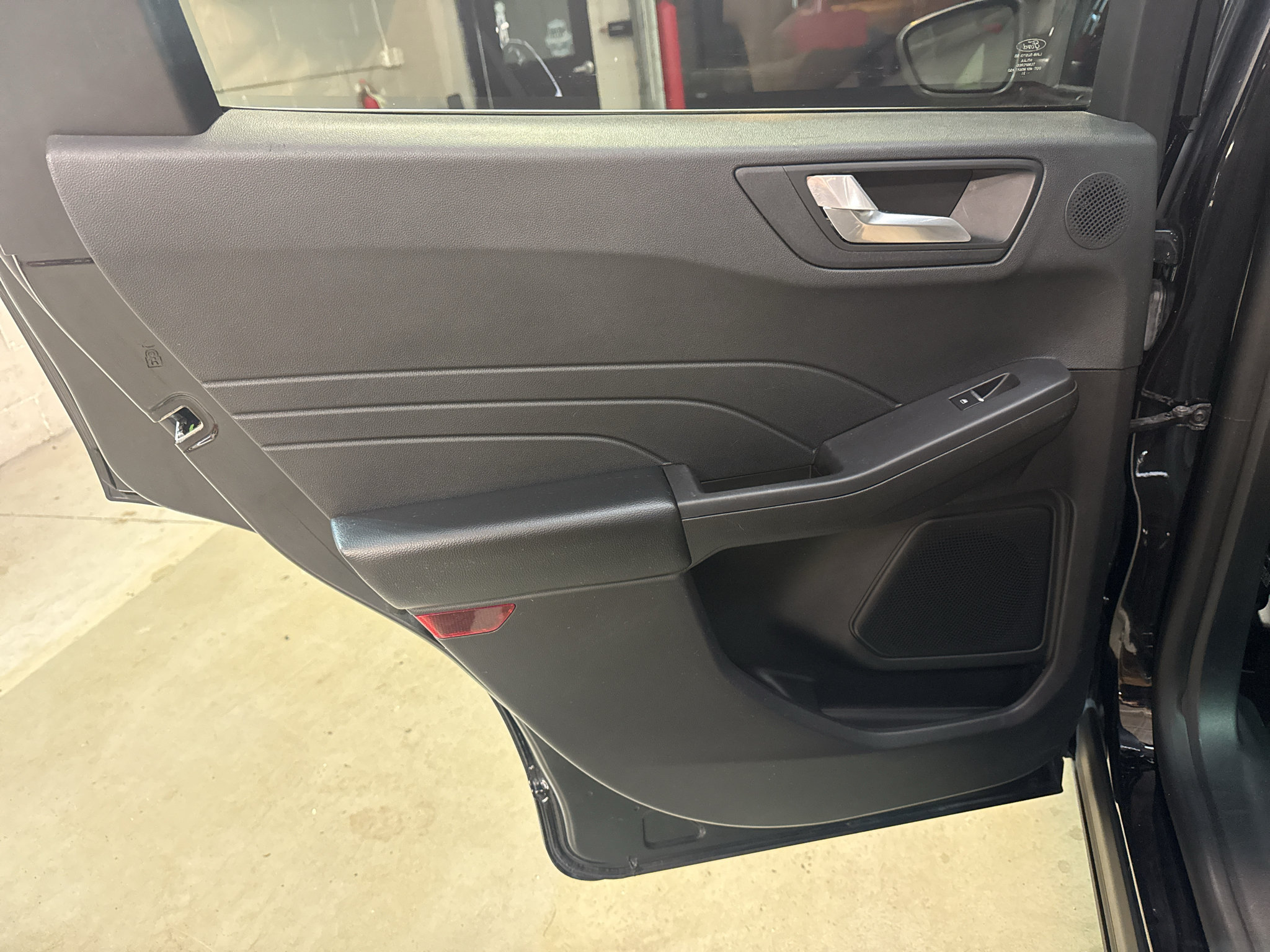 Used 2021 Ford Escape Titanium AWD/4WD image 31