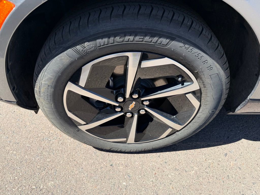 Used 2025 Chevrolet Equinox EV LT w/ Convenience Package image 8