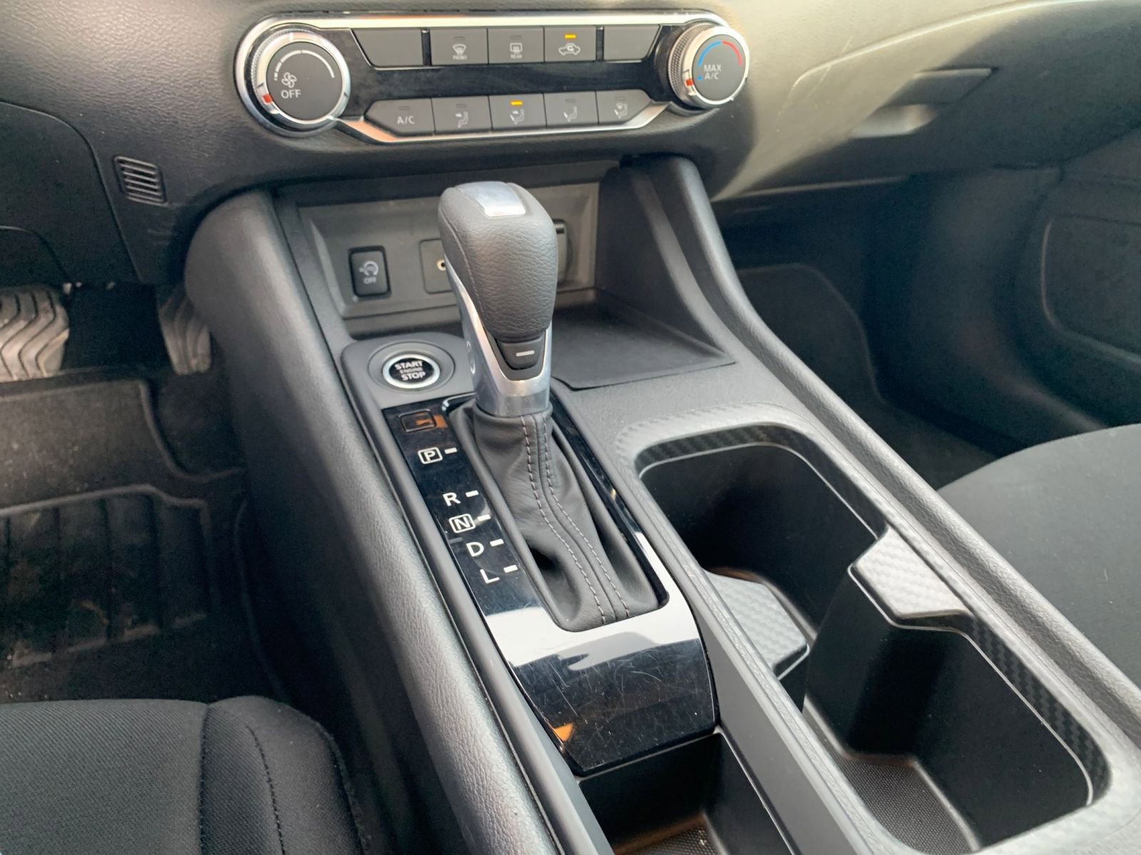 Used 2025 Nissan Sentra S image 40