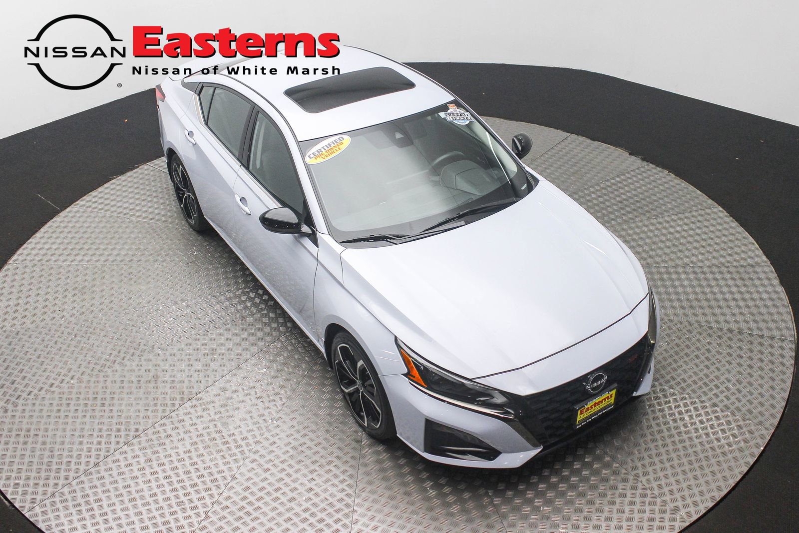 Used 2023 Nissan Altima 2.5 SR w/ SR Premium Package FWD image 3