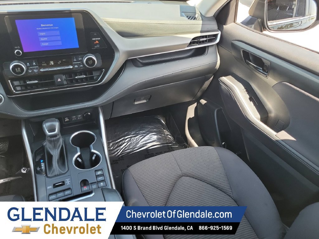 Used 2024 Toyota Highlander LE AWD/4WD image 24