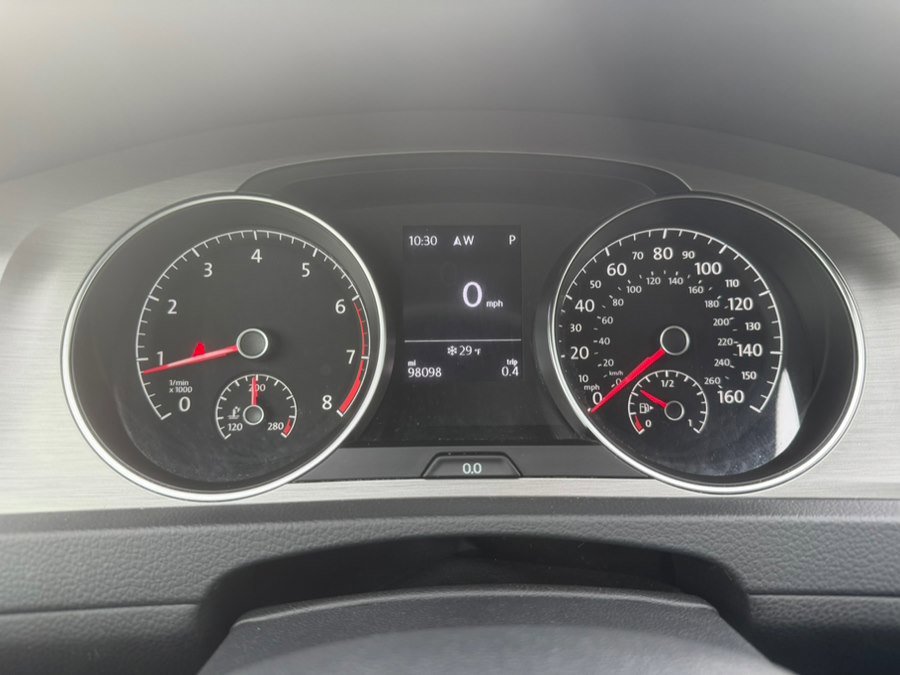 Used 2017 Volkswagen Golf S image 14