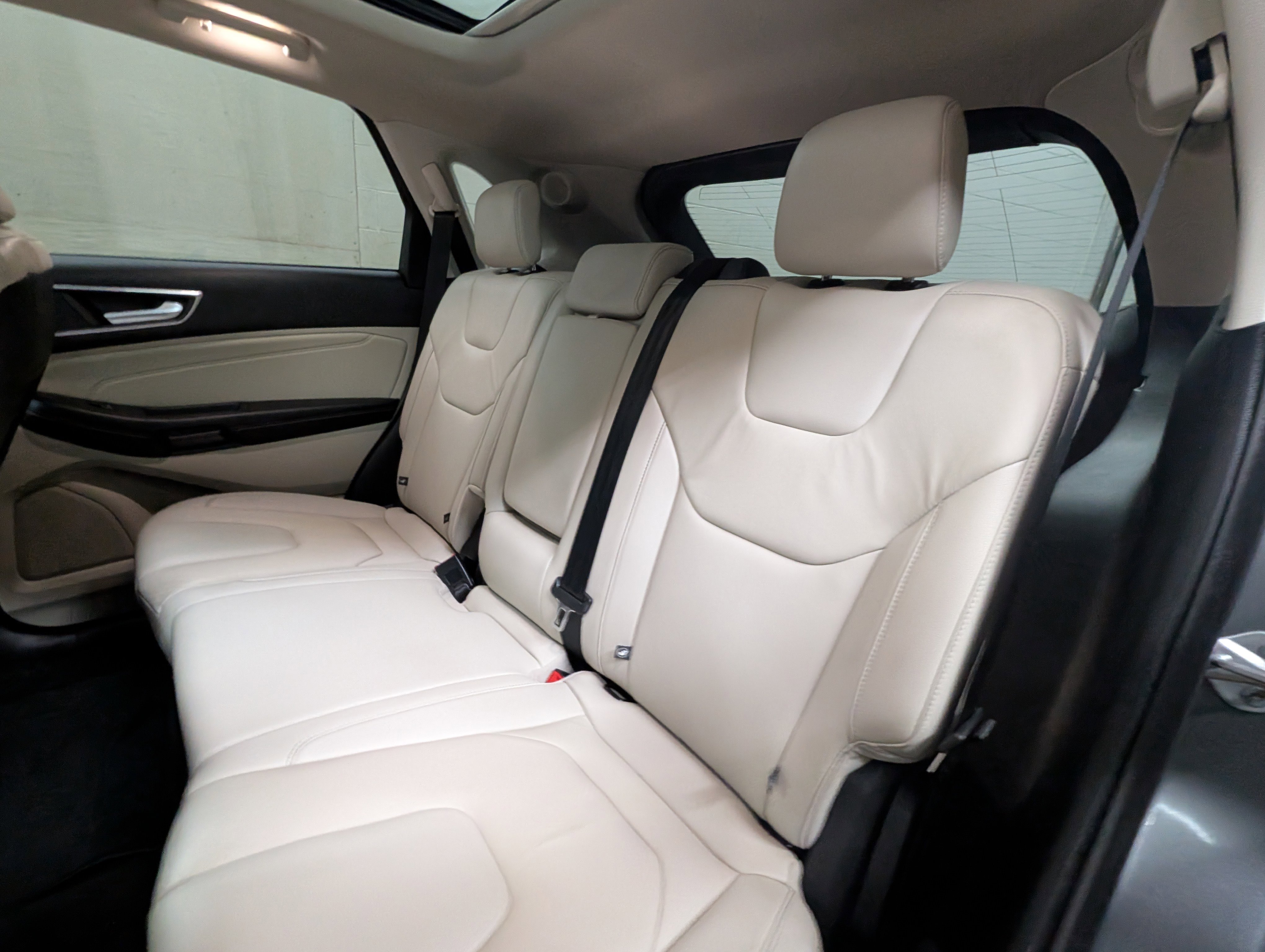 Used 2022 Ford Edge Titanium w/ Class II Trailer Tow Package image 6