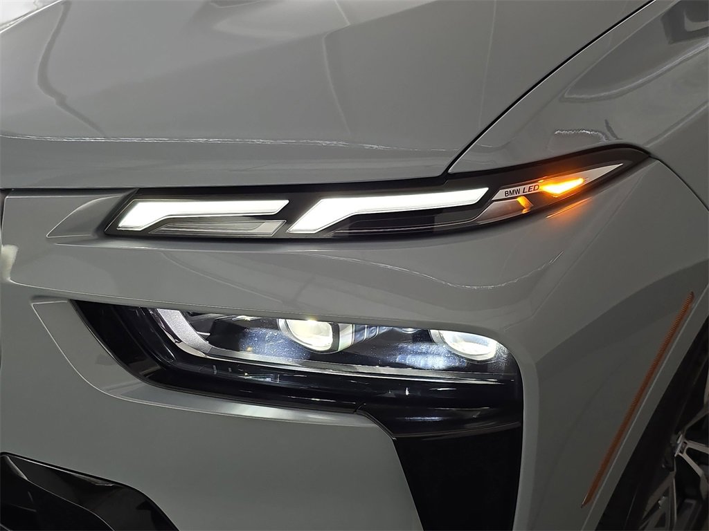 Used 2025 BMW X7 M60i w/ Executive Package image 32