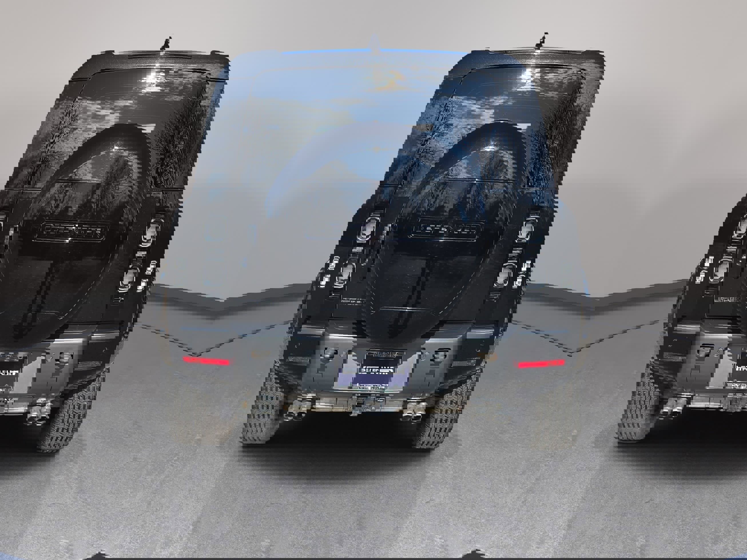 Certified 2024 Land Rover Defender 110 V8 image 6