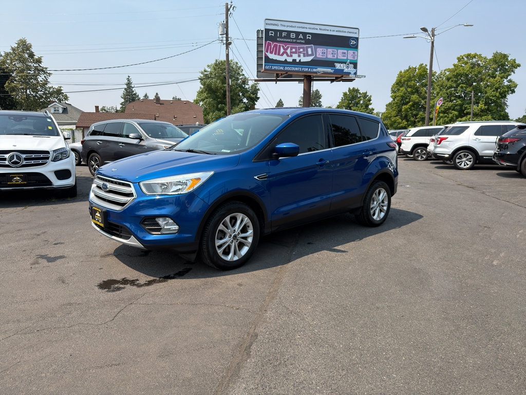 Used 2017 Ford Escape SE AWD/4WD image 2