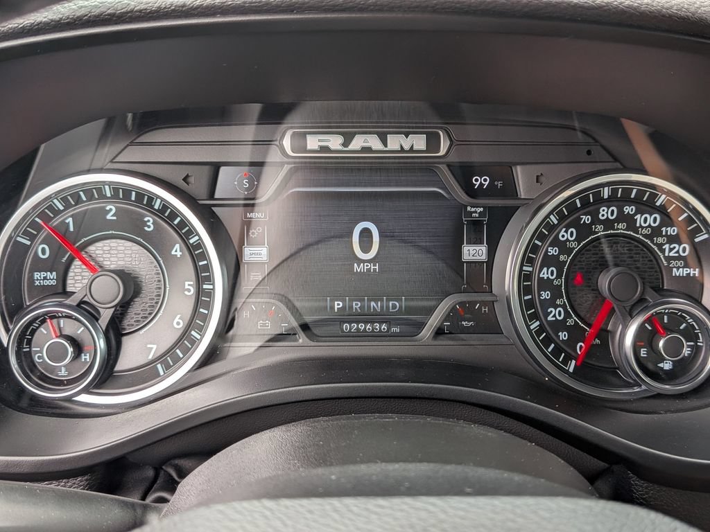 Used 2024 RAM 1500 Laramie AWD/4WD image 15