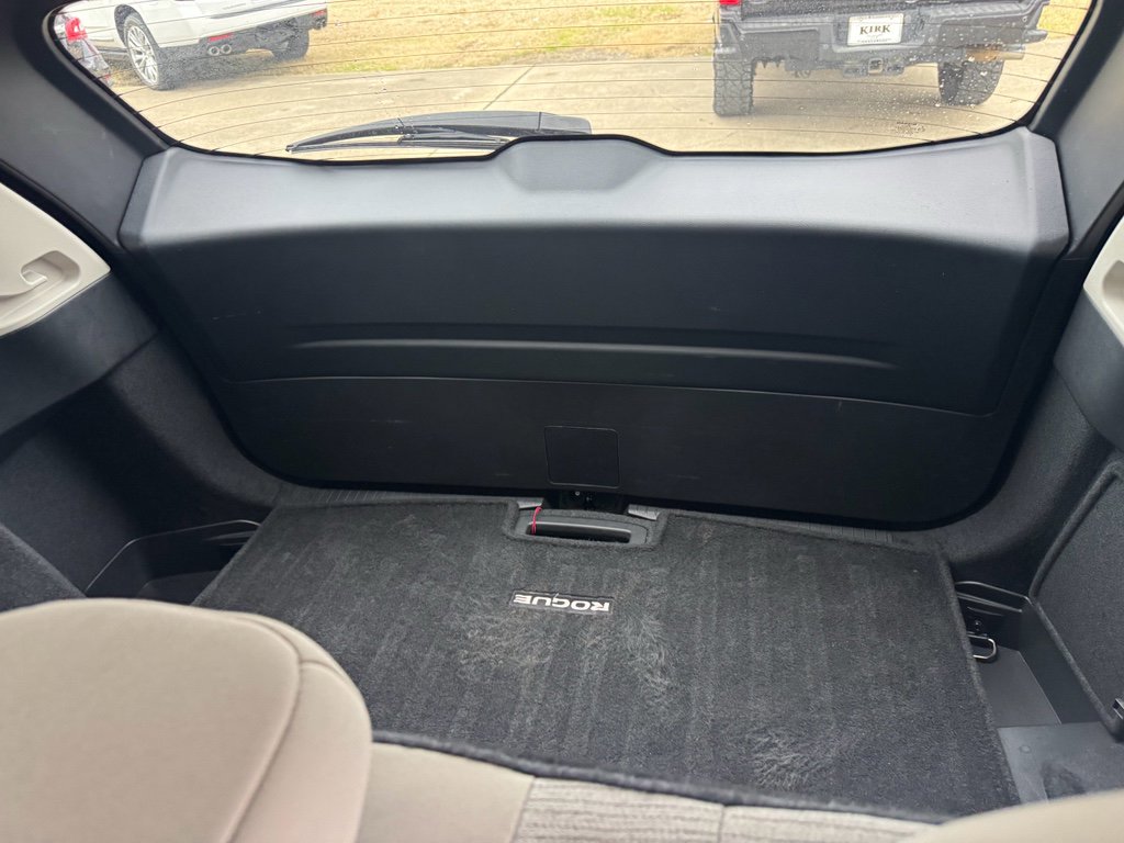 Used 2023 Nissan Rogue SV image 15