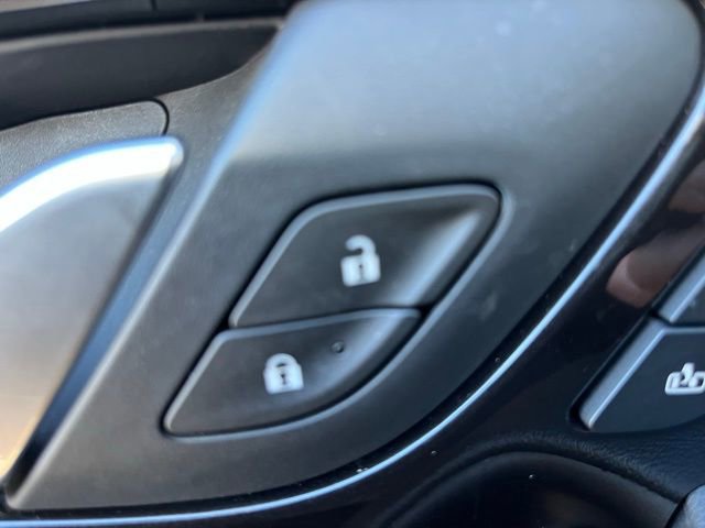 Used 2019 Chevrolet Blazer Premier w/ Sun and Wheels Package image 12