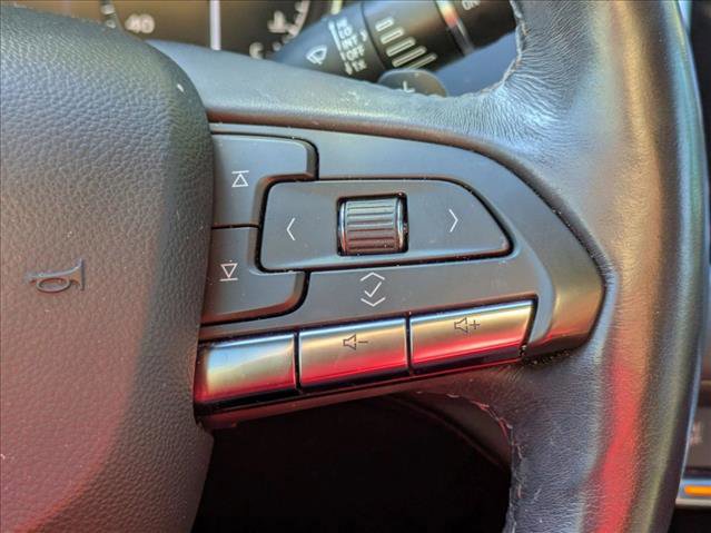 Used 2023 Cadillac XT4 Luxury w/ Cold Weather Package image 12