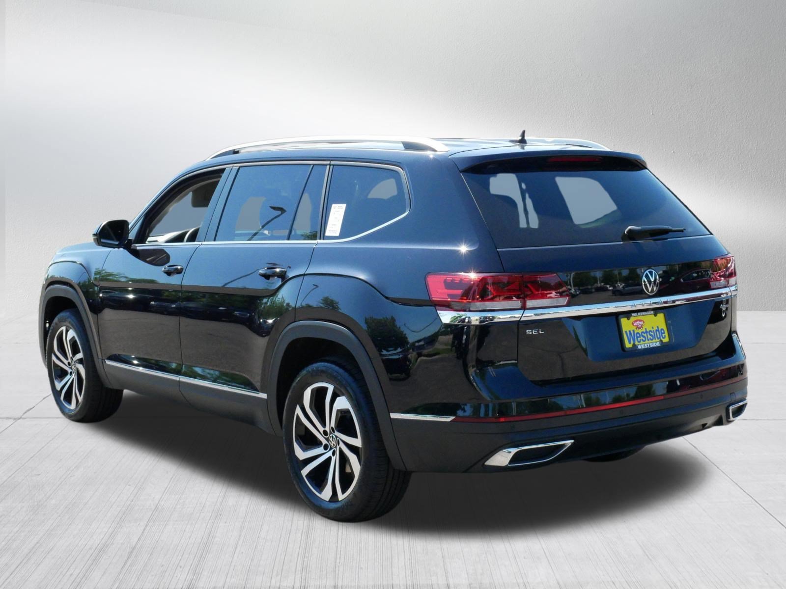 Certified 2023 Volkswagen Atlas SEL AWD/4WD image 5