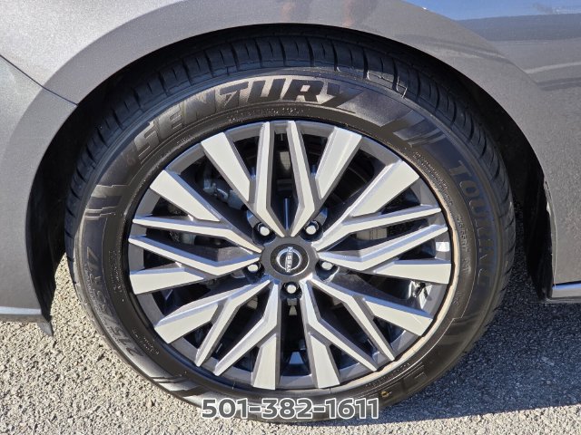 Used 2025 Nissan Altima 2.5 SV AWD/4WD image 18