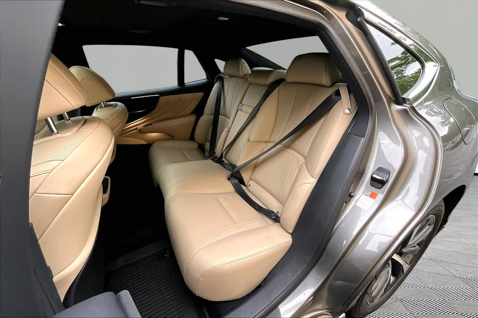 Used 2022 Lexus LS 500 AWD w/ Accessory Package (Z2) image 21