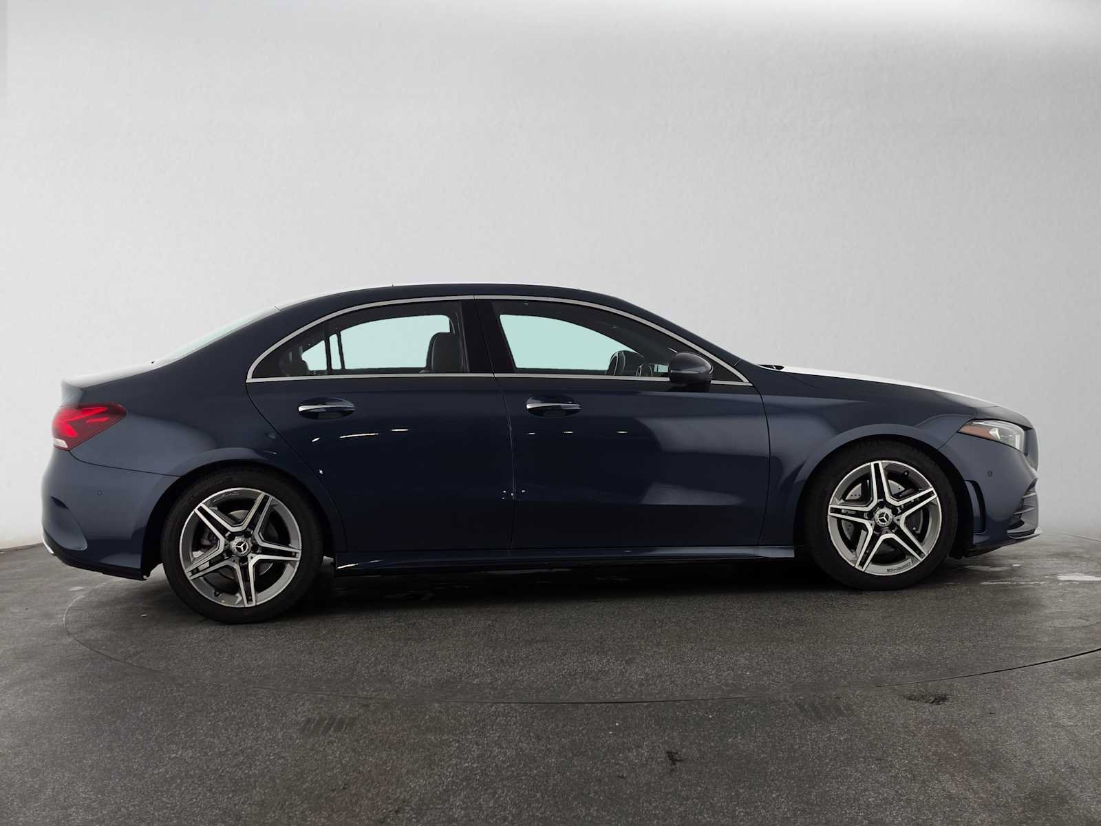 Used 2019 Mercedes-Benz A 220 image 2