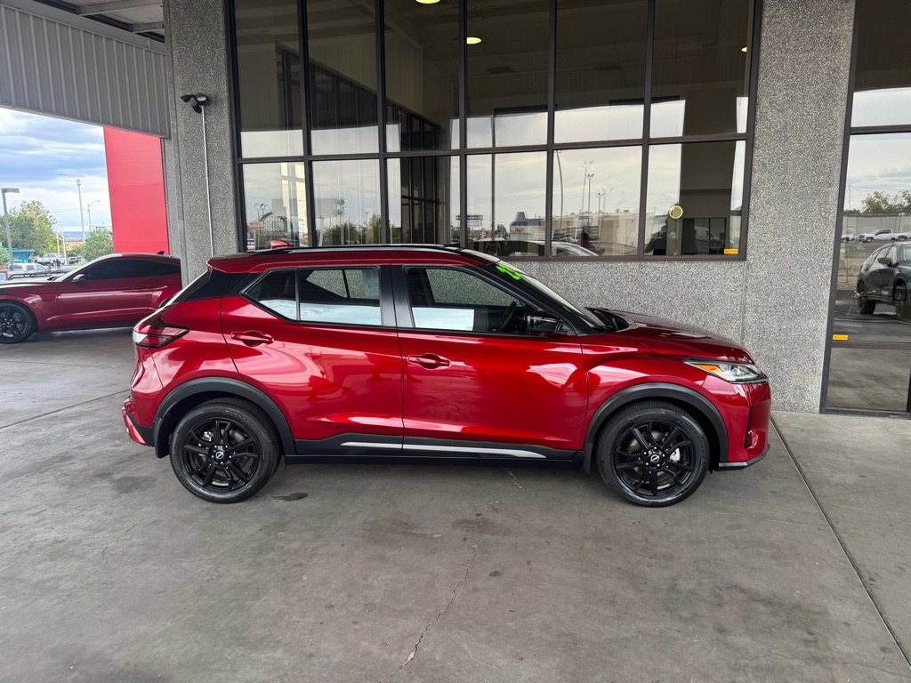 Used 2023 Nissan Kicks SR image 37