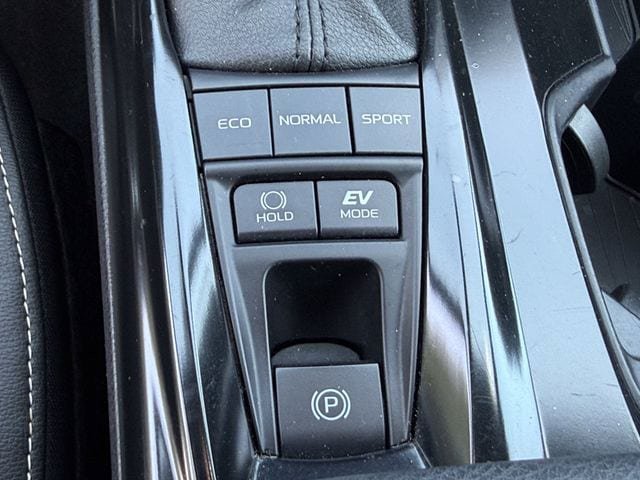 Used 2025 Toyota Camry SE FWD image 21