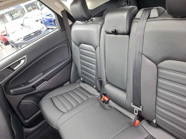 Used 2021 Ford Edge SEL w/ Convenience Package AWD/4WD image 19