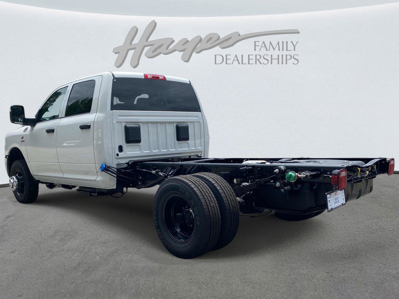 New 2026 RAM 3500 Tradesman w/ Chrome Appearance Group A AWD/4WD image 4