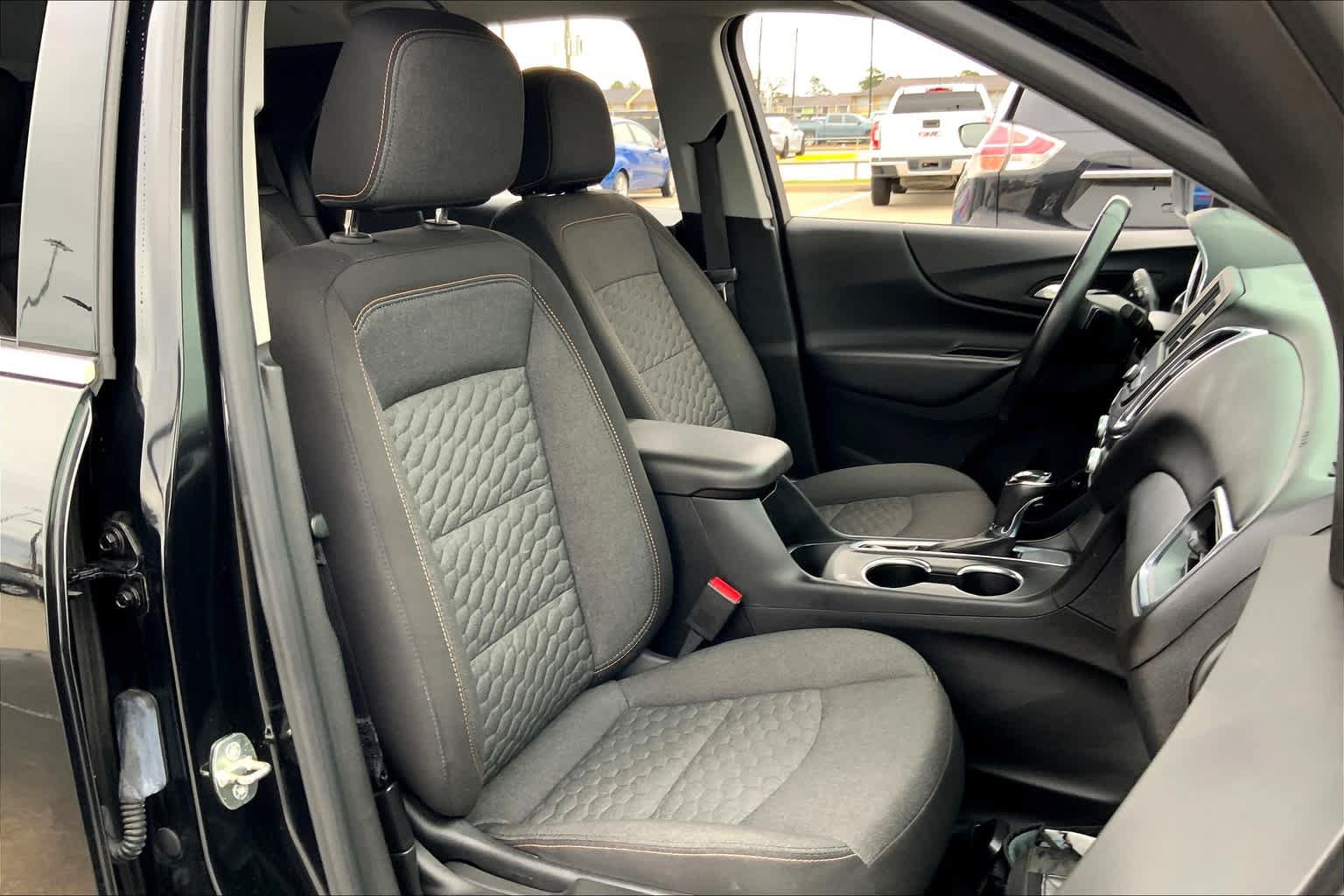 Used 2019 Chevrolet Equinox LT w/ Driver Convenience Package FWD image 8