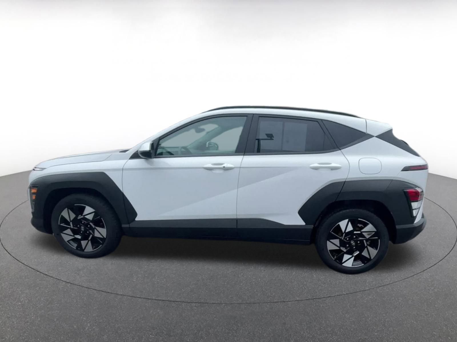 Used 2025 Hyundai Kona SEL image 9