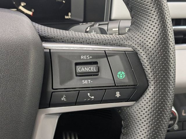 Used 2025 Mitsubishi Outlander AWD image 26