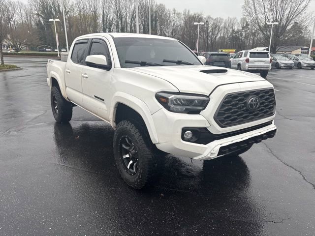 Used 2021 Toyota Tacoma TRD Sport w/ Technology Package image 3