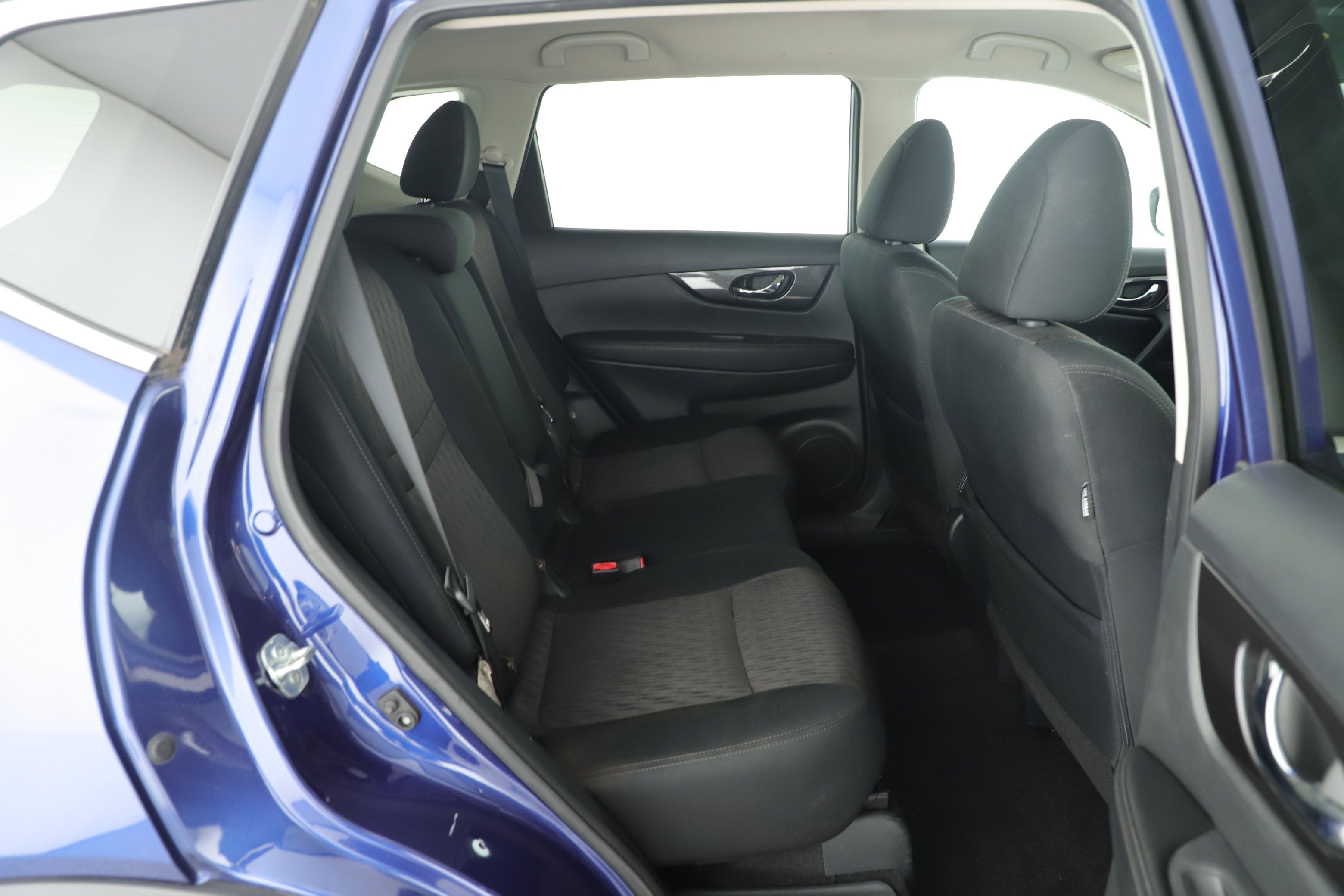 Used 2018 Nissan Rogue SV image 12