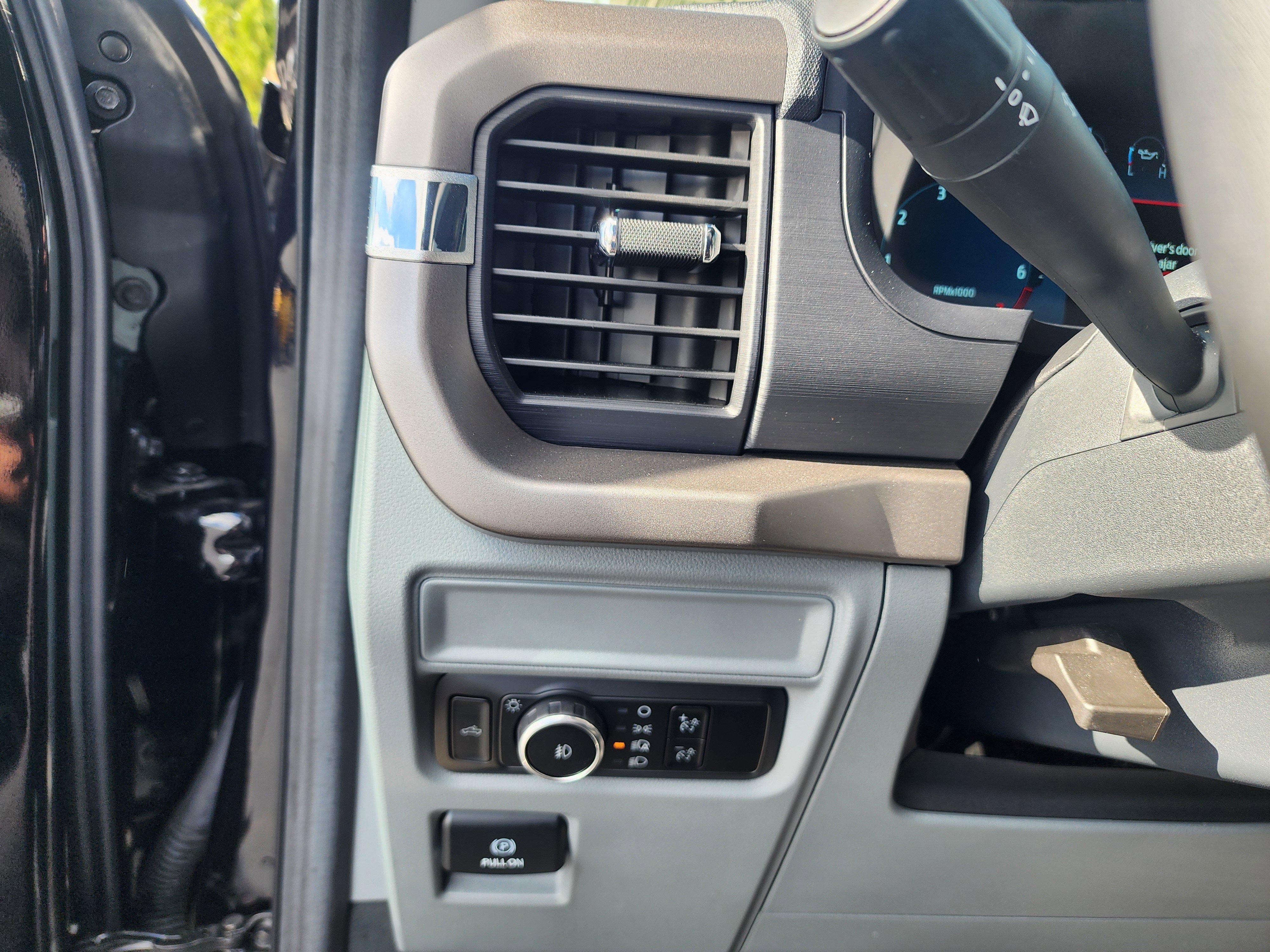 Used 2024 Ford F150 XLT image 25