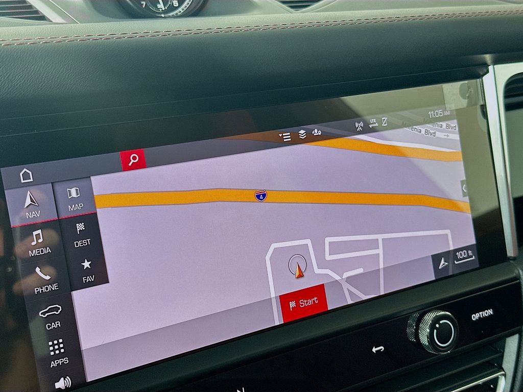 Certified 2026 Porsche Macan image 16