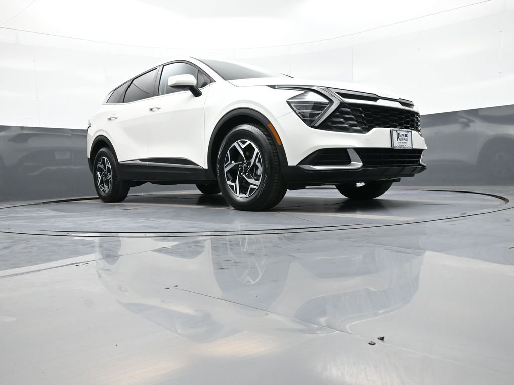 Certified 2025 Kia Sportage LX FWD image 30
