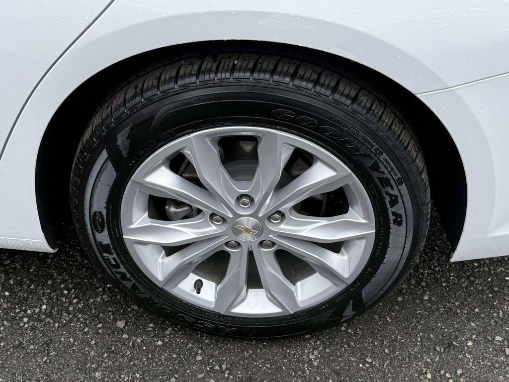 Used 2023 Chevrolet Malibu LT image 11