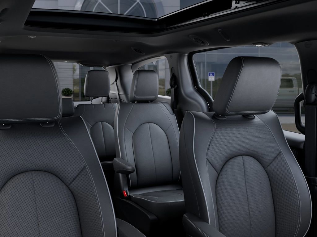 New 2027 Chrysler Pacifica Limited AWD/4WD image 26