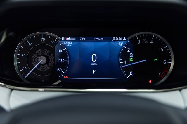 Used 2023 Land Rover Range Rover Evoque R-Dynamic SE image 2