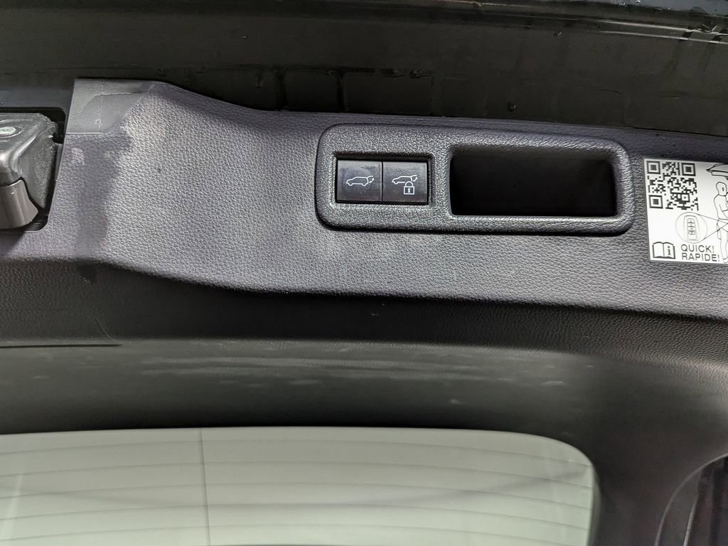 Used 2022 Toyota Venza LE image 46