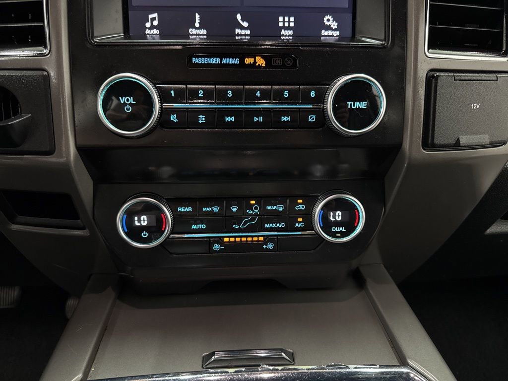 Used 2019 Ford Expedition XLT image 18