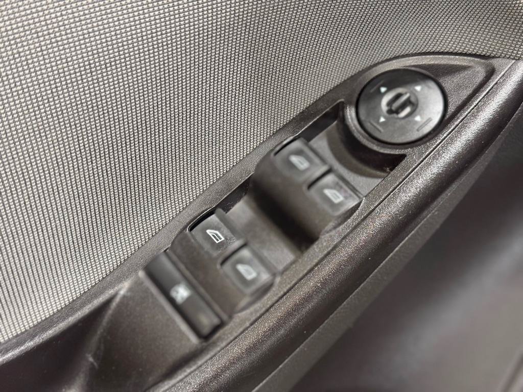 Used 2012 Ford Focus SE FWD image 32