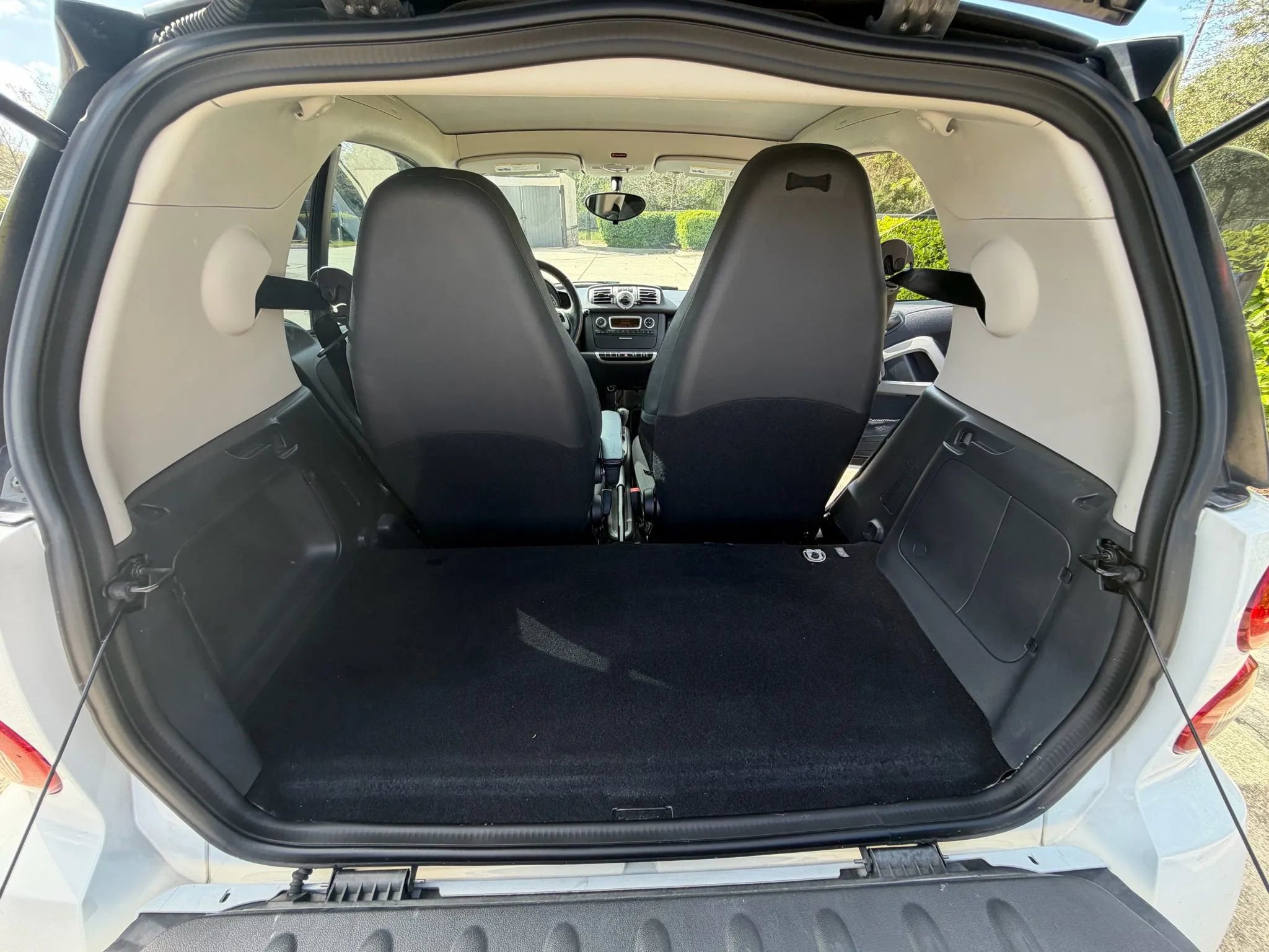 Used 2015 smart fortwo passion image 27