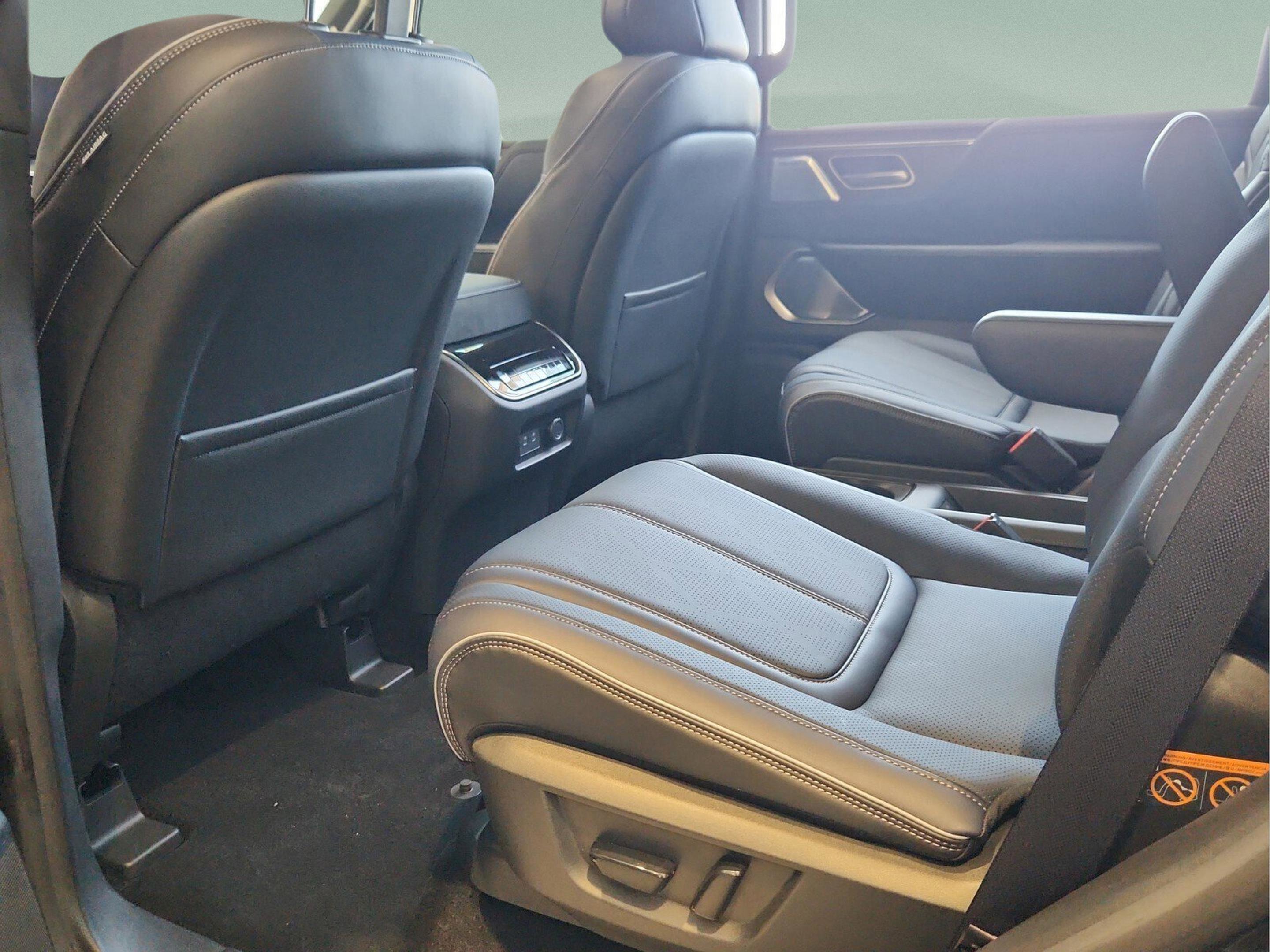 New 2026 INFINITI QX80 4WD image 9