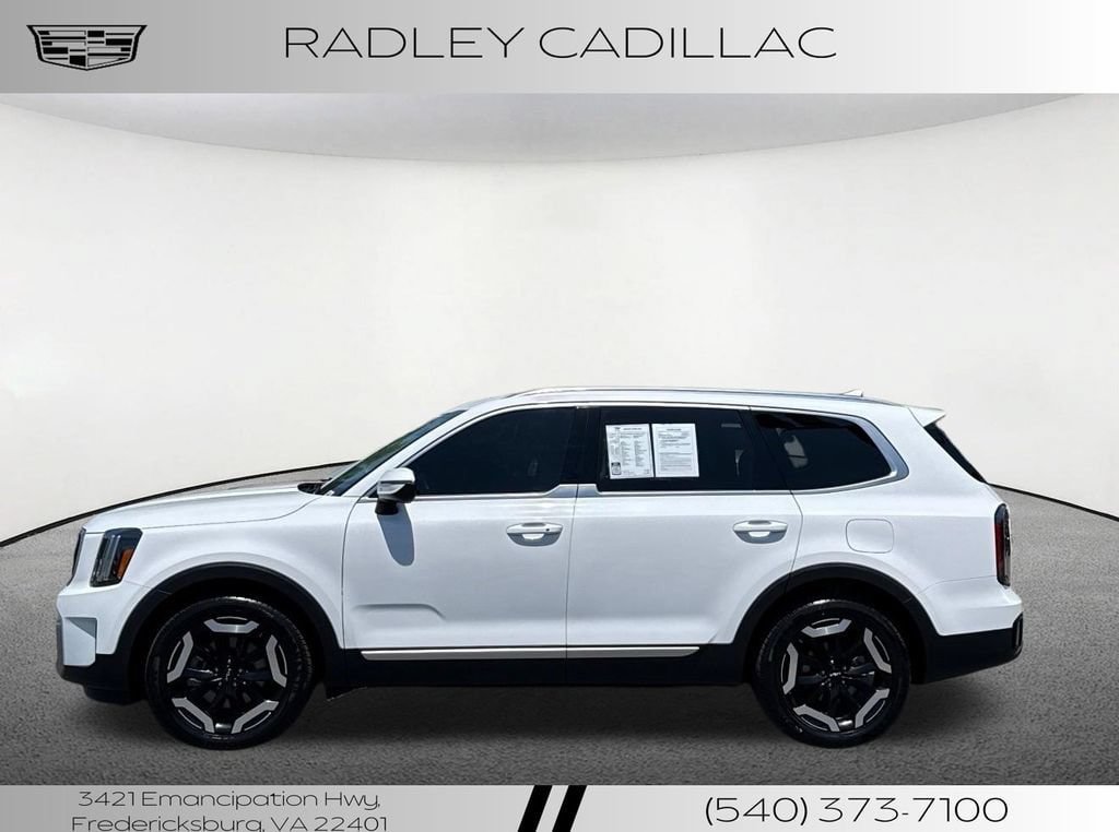 Used 2023 Kia Telluride EX w/ EX Captain's Chair Package AWD/4WD image 17