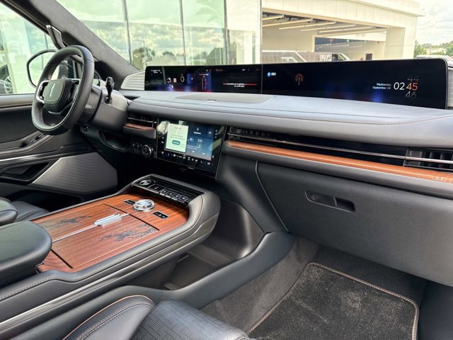 New 2025 Lincoln Navigator L Black Label image 20