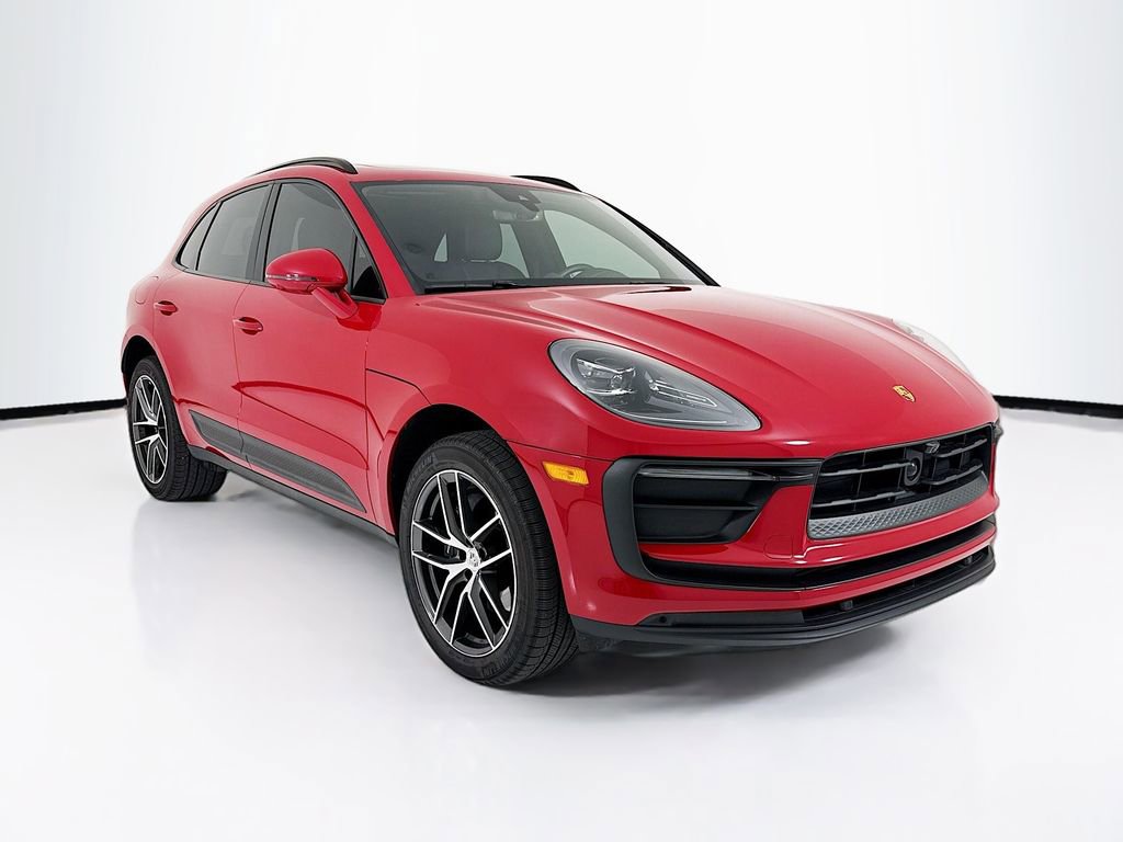 Certified 2025 Porsche Macan AWD/4WD image 7